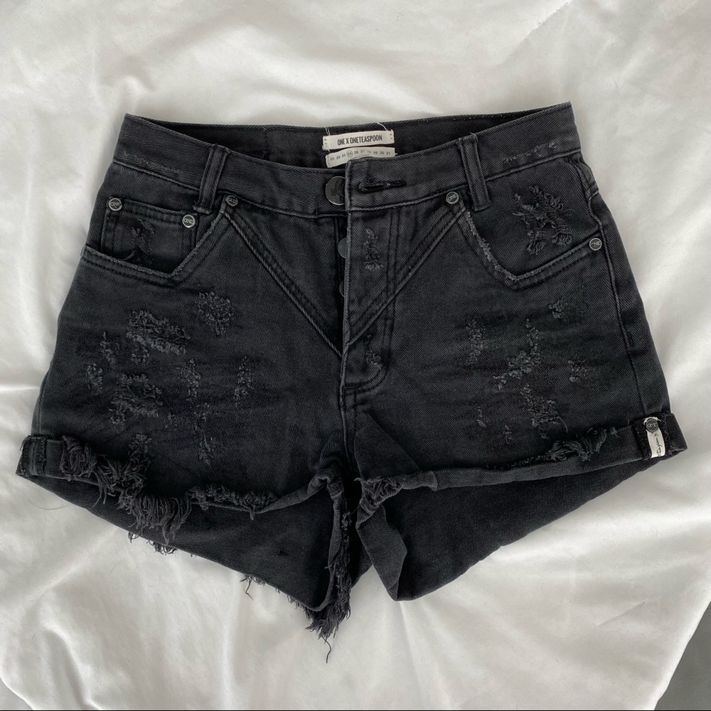 One by One Teaspoon Fox Black Hawks Shorts Size 25